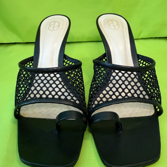 Chic Black Leather Mesh Women's Heels - Picture 2 of 6